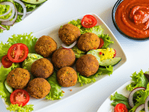 Combien de falafels pour un plat végétarien par personne