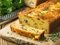 Combien de parts de cake salé prévoir par personne