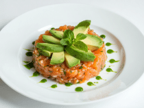 Quelle quantité de tartare de saumon pour une entrée